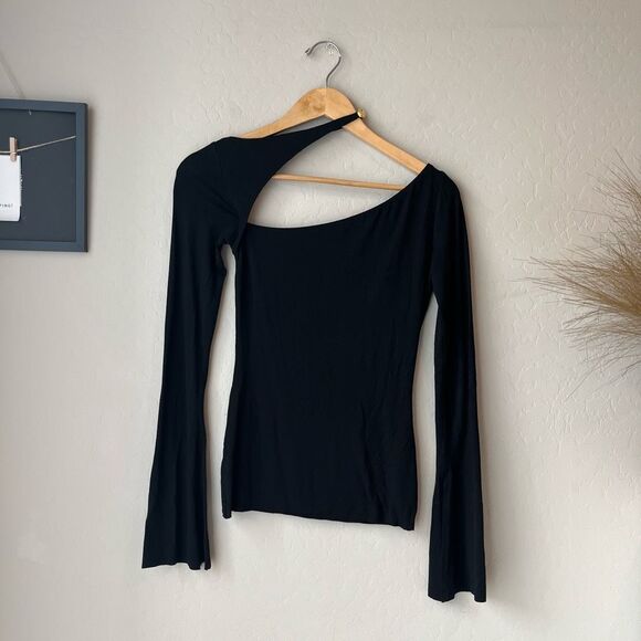 Revolve Manuri Top Black Sandy Asymmetric Cut Out Flare Sleeve Long Blouse Sz XS - Picture 2 of 10